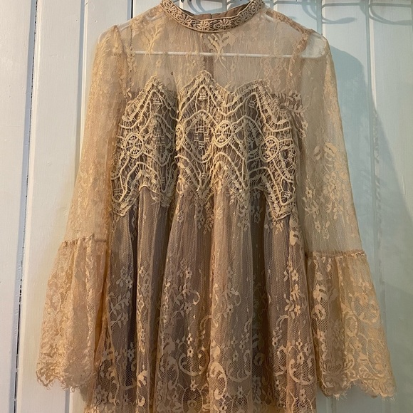 entro Tops - Entro lace blouse-small like new